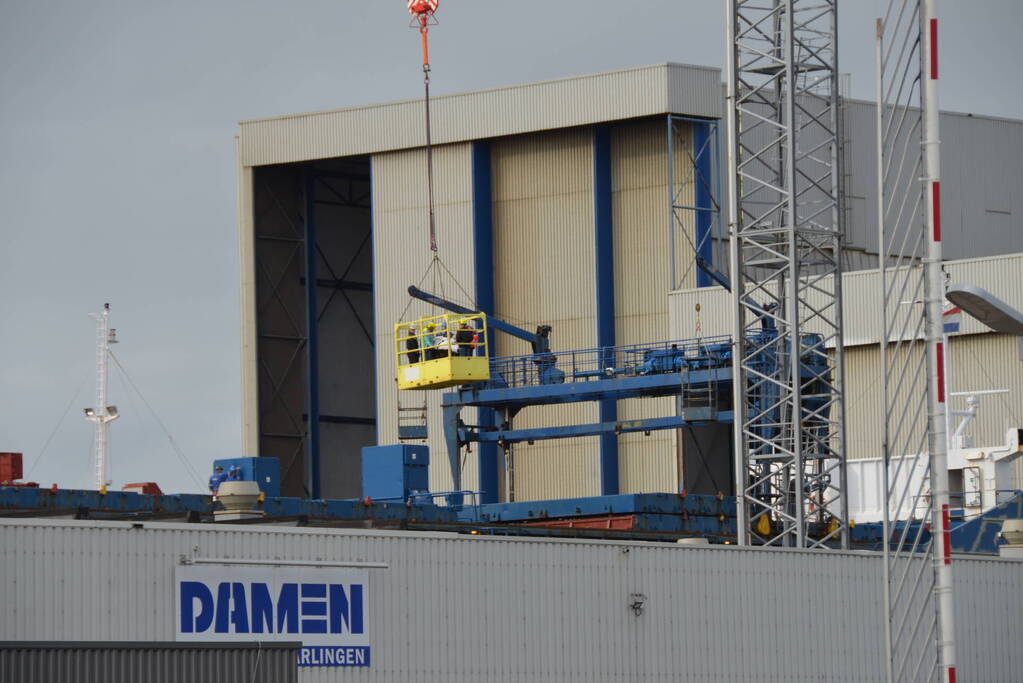 Persoon ernstig gewond na val in ruim van vrachtschip