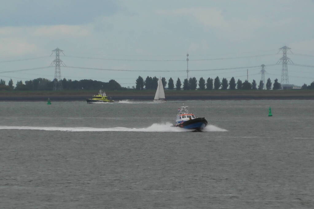 Brand na mogelijk explosie op schip Westerschelde