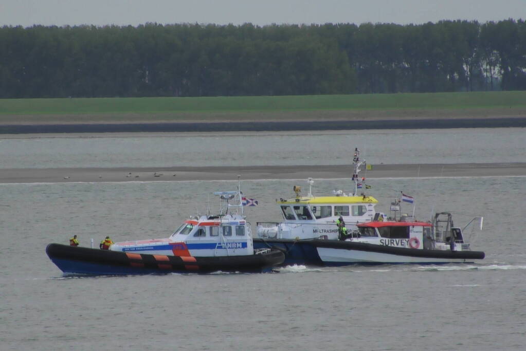 Brand na mogelijk explosie op schip Westerschelde