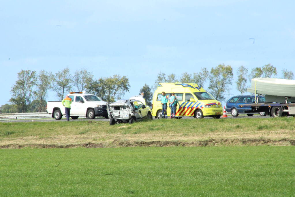 Gewonde bij aanrijding met lijnbus en auto