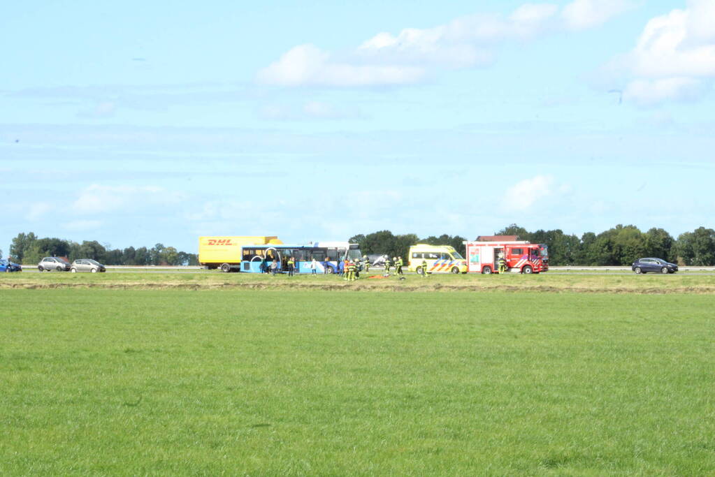 Gewonde bij aanrijding met lijnbus en auto