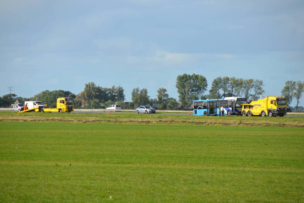 Gewonde bij aanrijding met lijnbus en auto