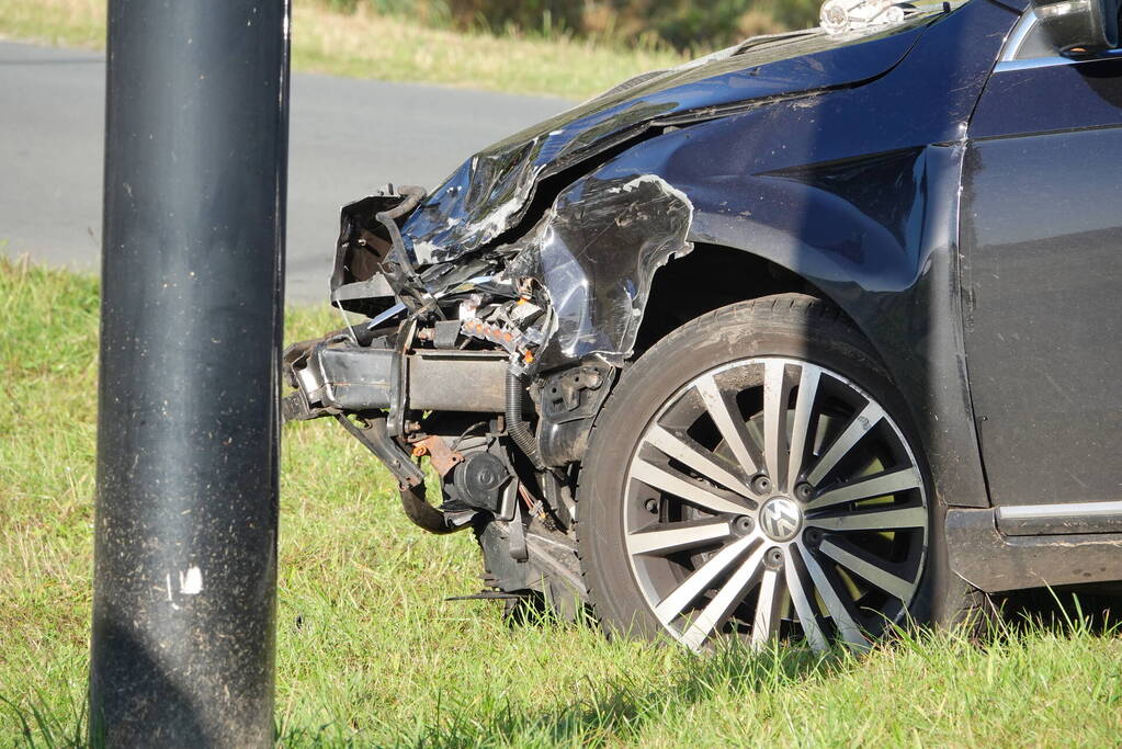 Flinke schade bij botsing op kruispunt