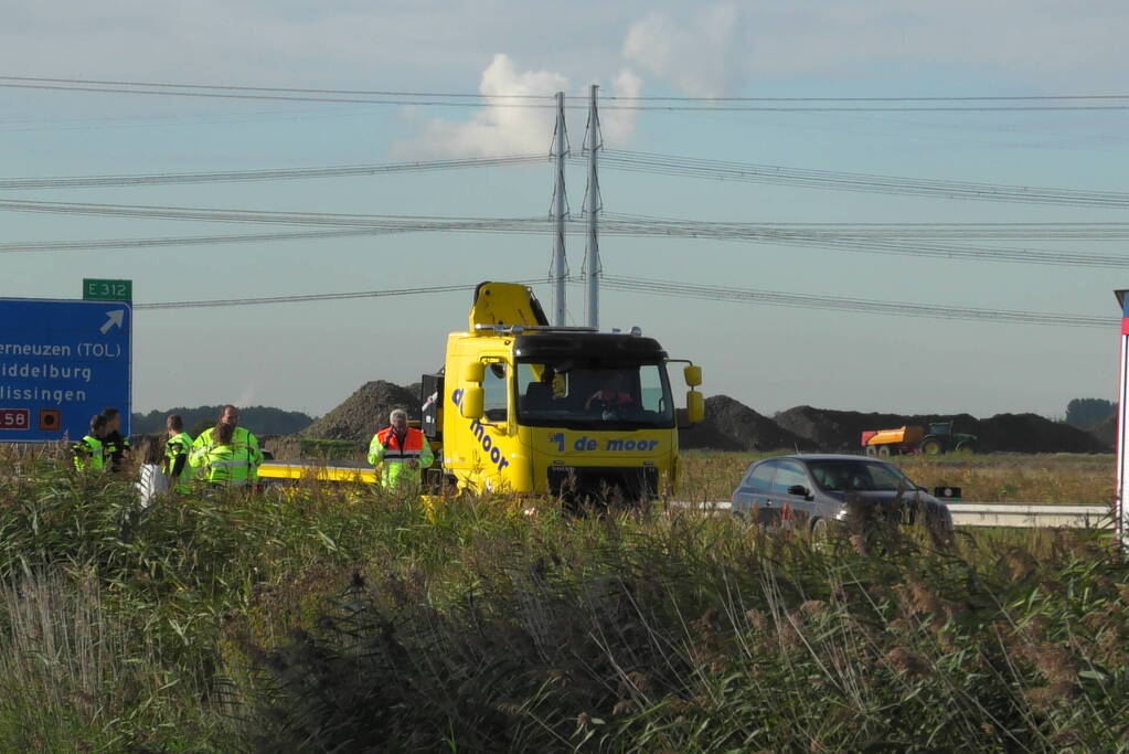 Auto total-loss vanwege brand in motorcompartiment