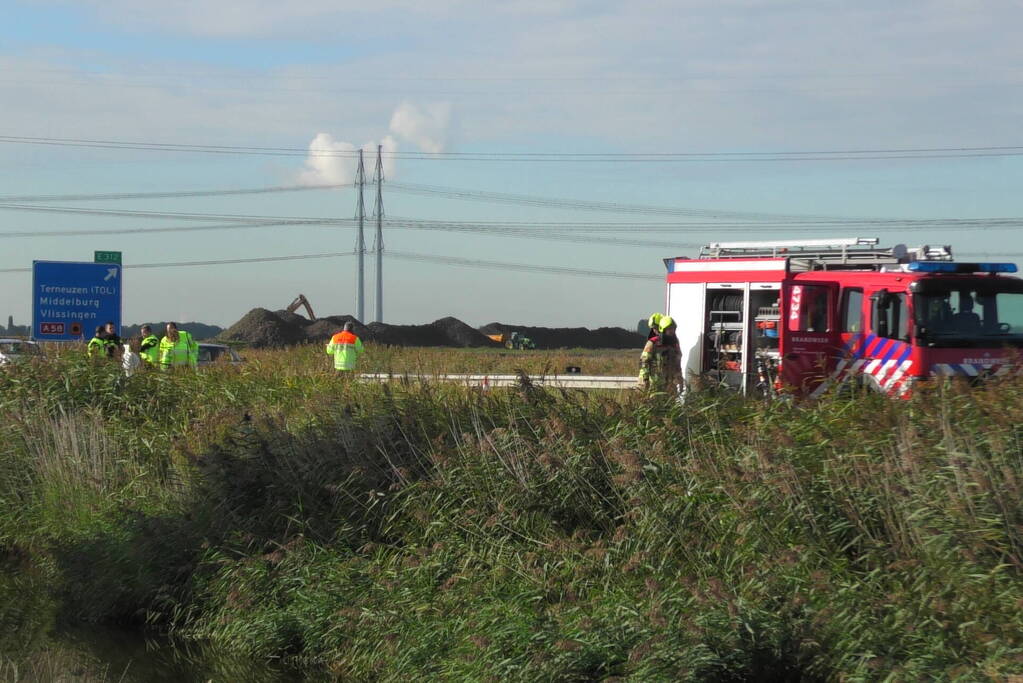 Auto total-loss vanwege brand in motorcompartiment