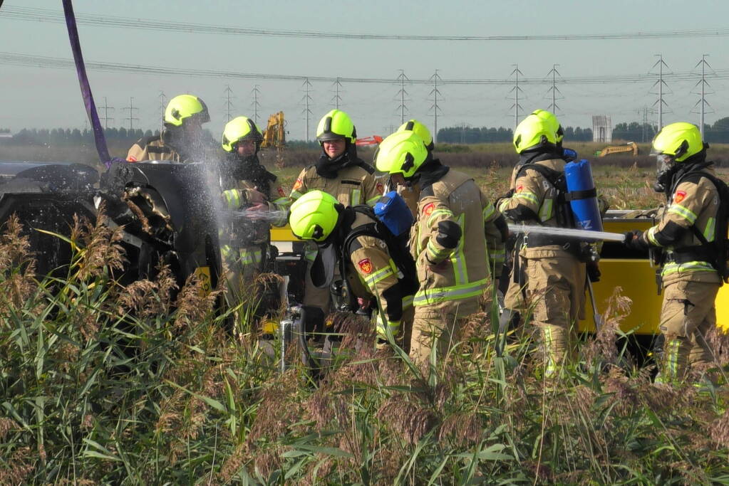 Auto total-loss vanwege brand in motorcompartiment