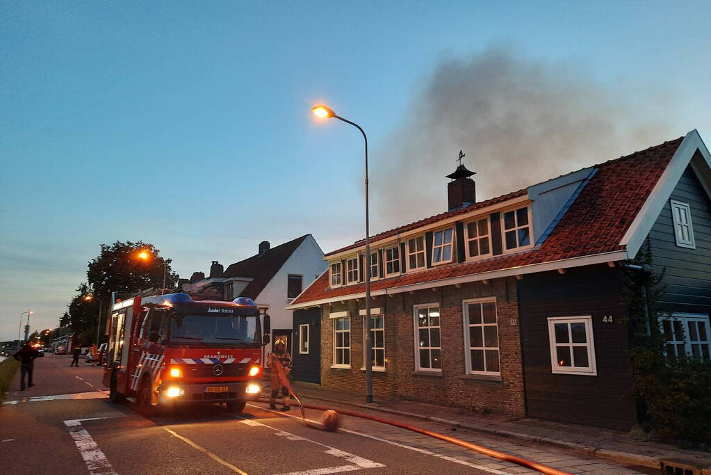 Flinke rookontwikkeling bij uitslaande schuurbrand