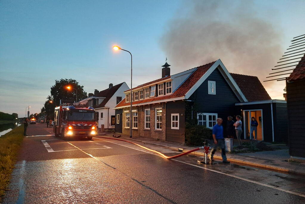 Flinke rookontwikkeling bij uitslaande schuurbrand