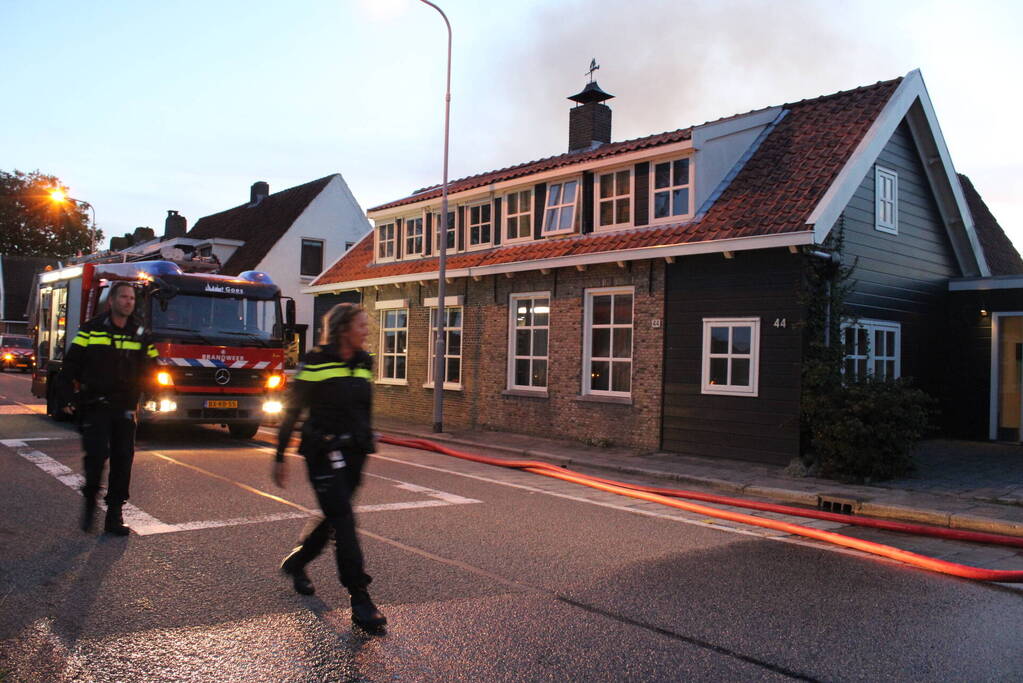 Flinke rookontwikkeling bij uitslaande schuurbrand