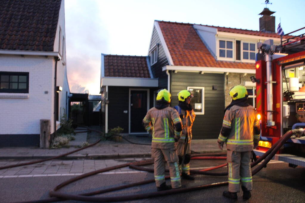 Flinke rookontwikkeling bij uitslaande schuurbrand