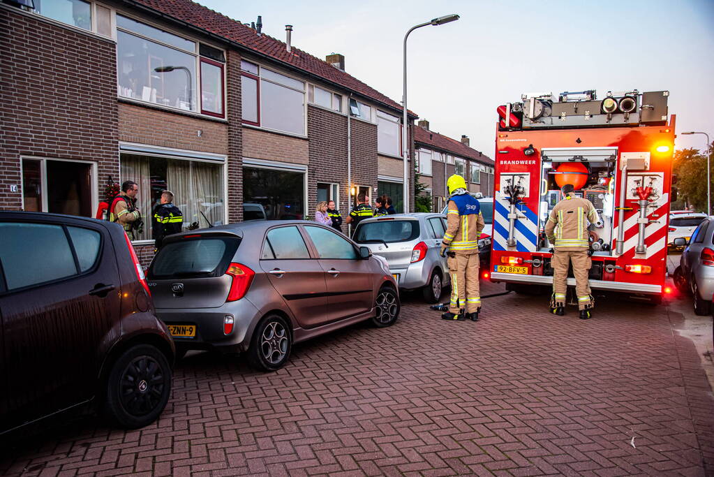 Bewoner ademt rook in bij keukenbrand