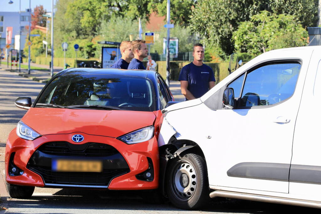 Drie voertuigen betrokken bij botsing