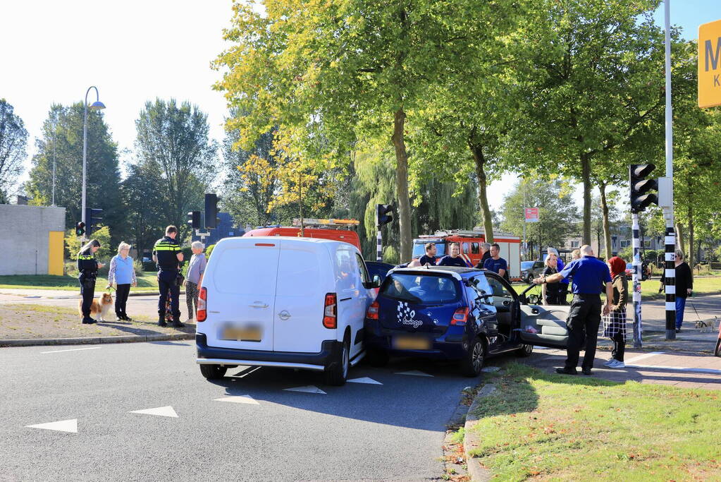 Drie voertuigen betrokken bij botsing