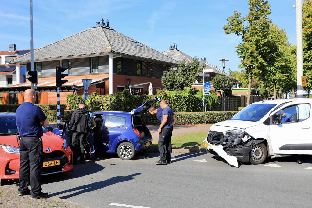 Drie voertuigen betrokken bij botsing