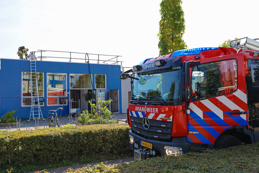 Brand op dak van Basisschool de Dukdalf