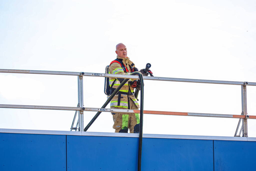 Brand op dak van Basisschool de Dukdalf