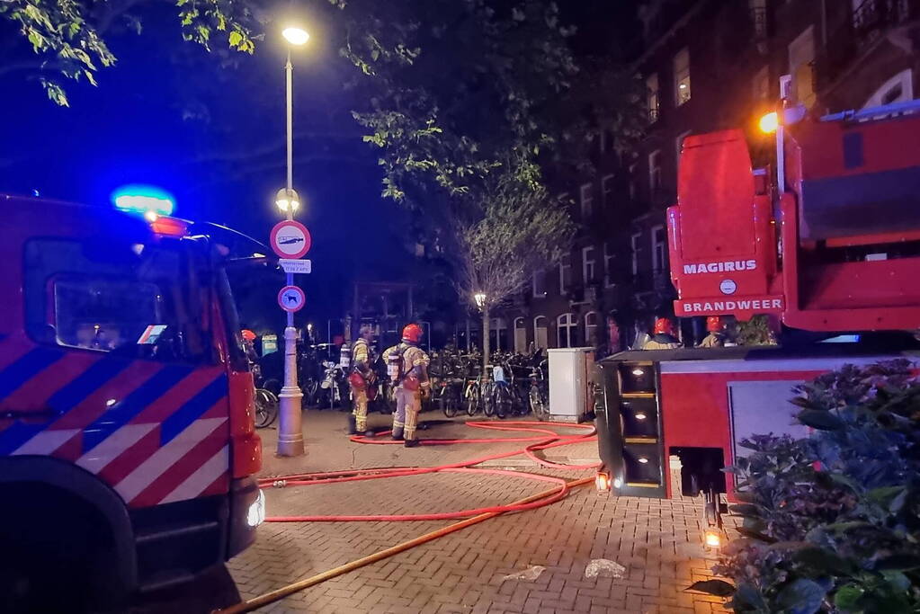 Woningen ontruimd na flinke brand
