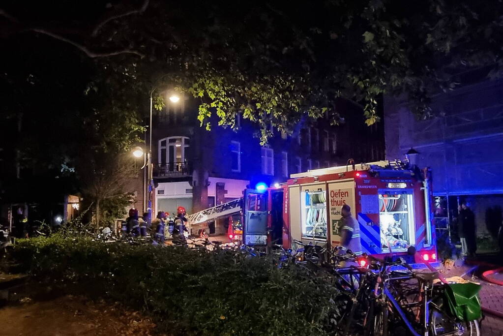 Woningen ontruimd na flinke brand