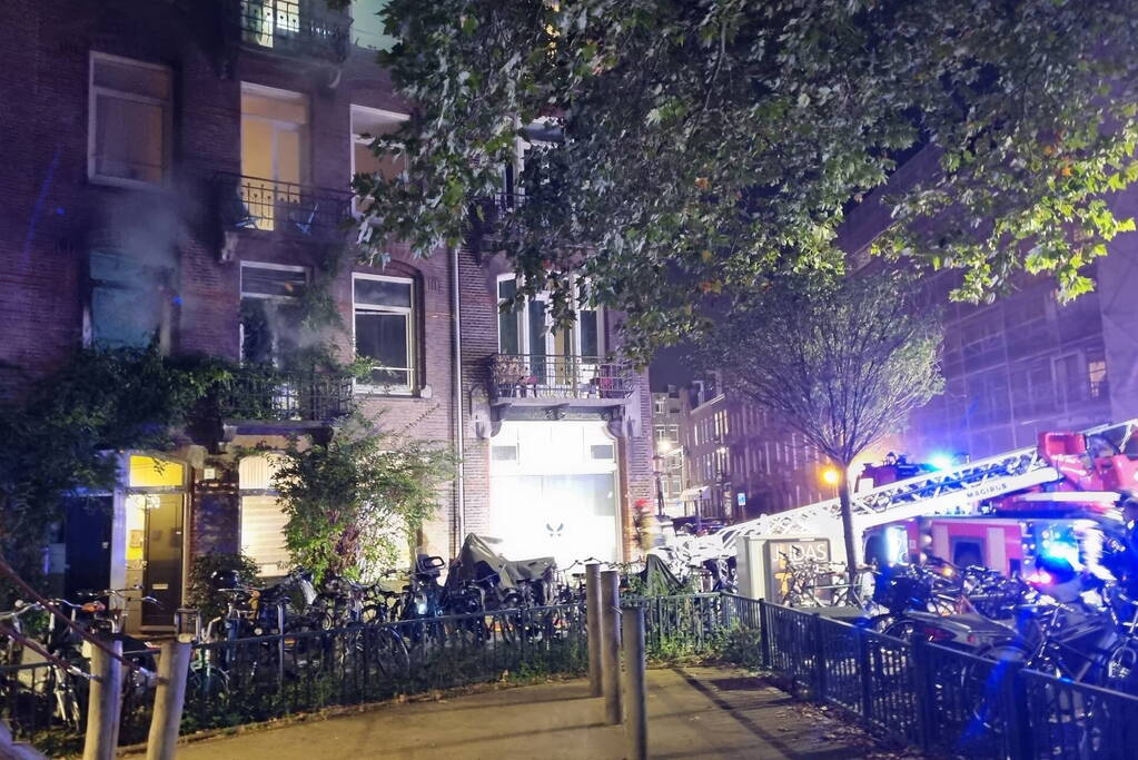 Woningen ontruimd na flinke brand