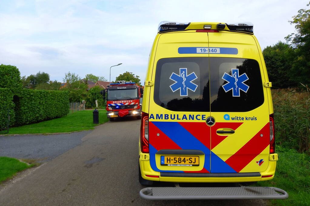 Brandweer blust brand in gebouw