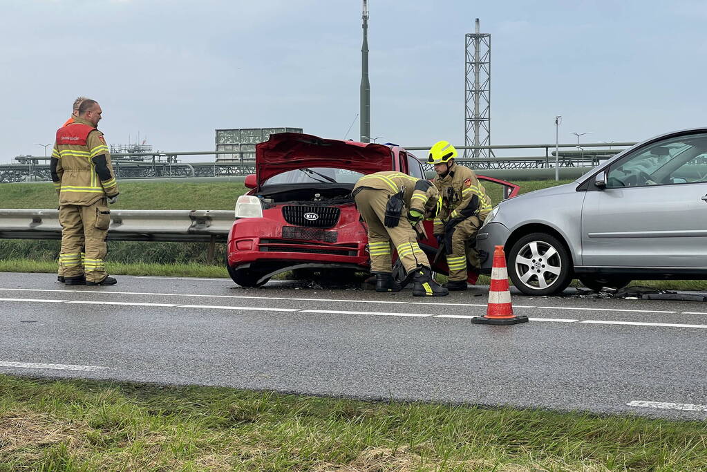 Slachtoffer bekneld bij verkeersongeval
