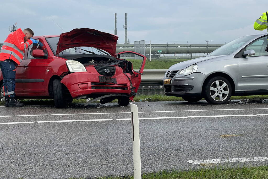 Slachtoffer bekneld bij verkeersongeval