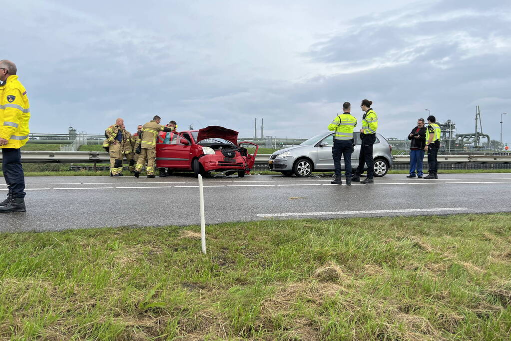 Slachtoffer bekneld bij verkeersongeval