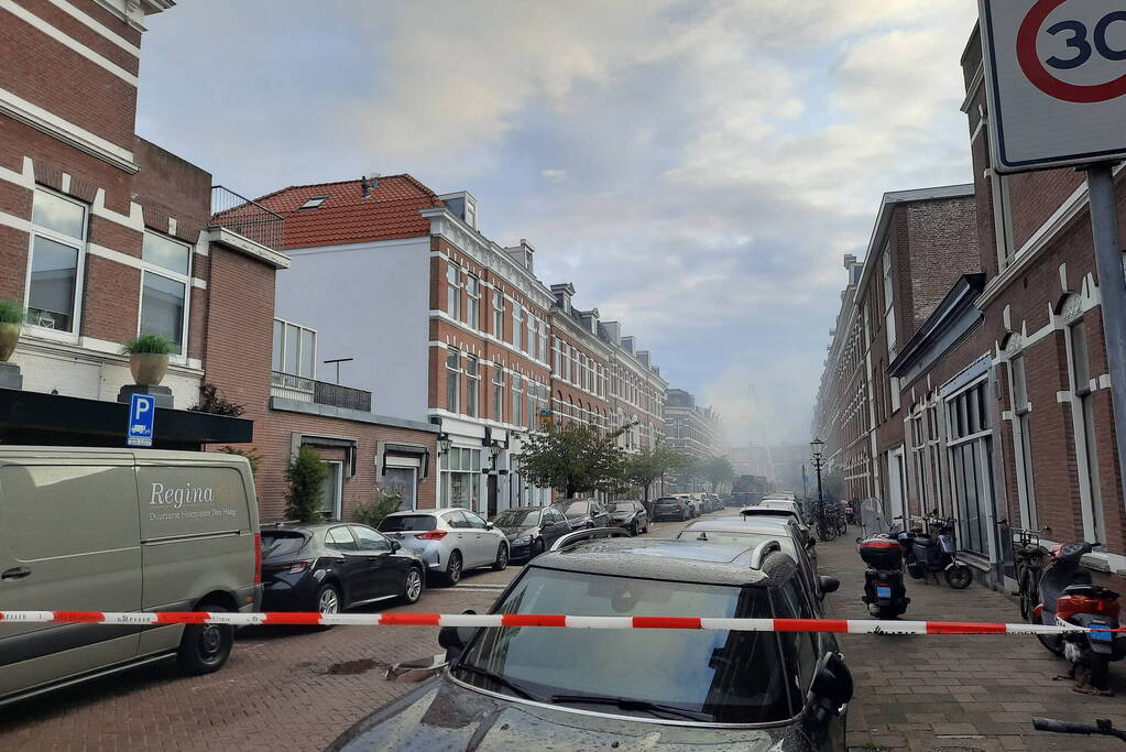 Veel rook wegens grote brand in dak