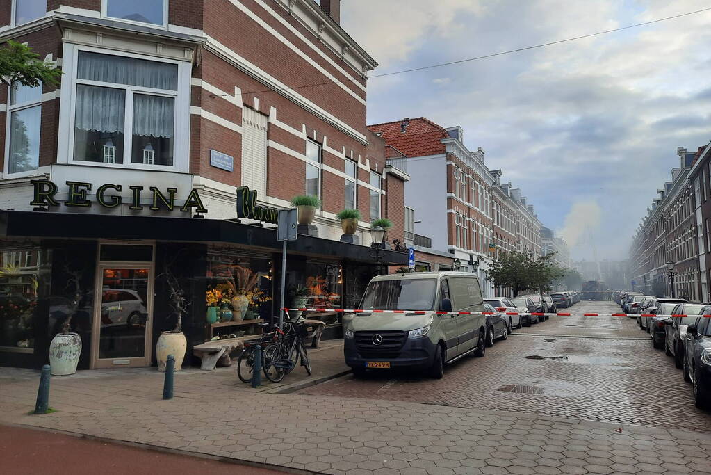 Veel rook wegens grote brand in dak