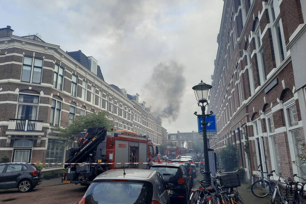Veel rook wegens grote brand in dak