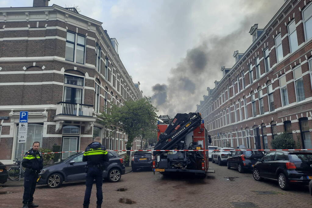 Veel rook wegens grote brand in dak