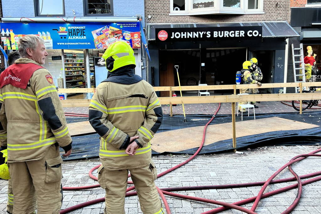 Brand bij Johnny's hamburger restaurant