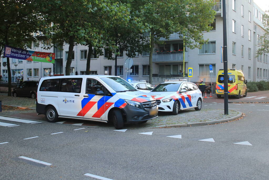 Meerdere gewonden nadat automobilist op fietspad belandt