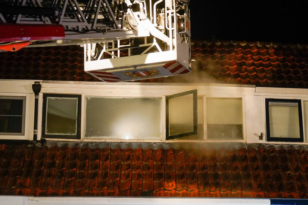 Veel rook bij woningbrand