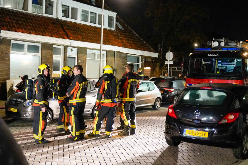 Veel rook bij woningbrand