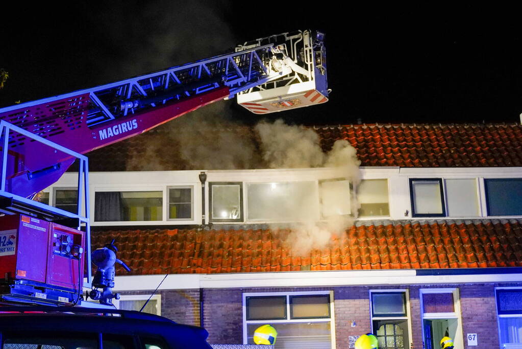 Veel rook bij woningbrand