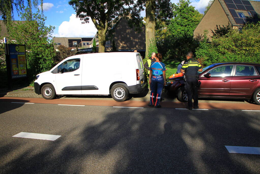 Twee voertuigen betrokken bij kop-staart botsing
