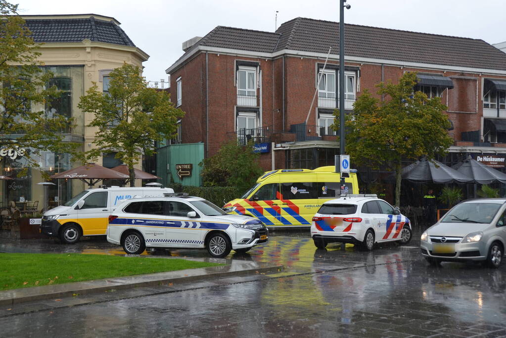 Fietser en automobilist met elkaar in botsing