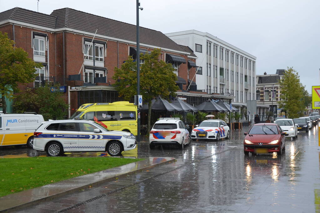 Fietser en automobilist met elkaar in botsing