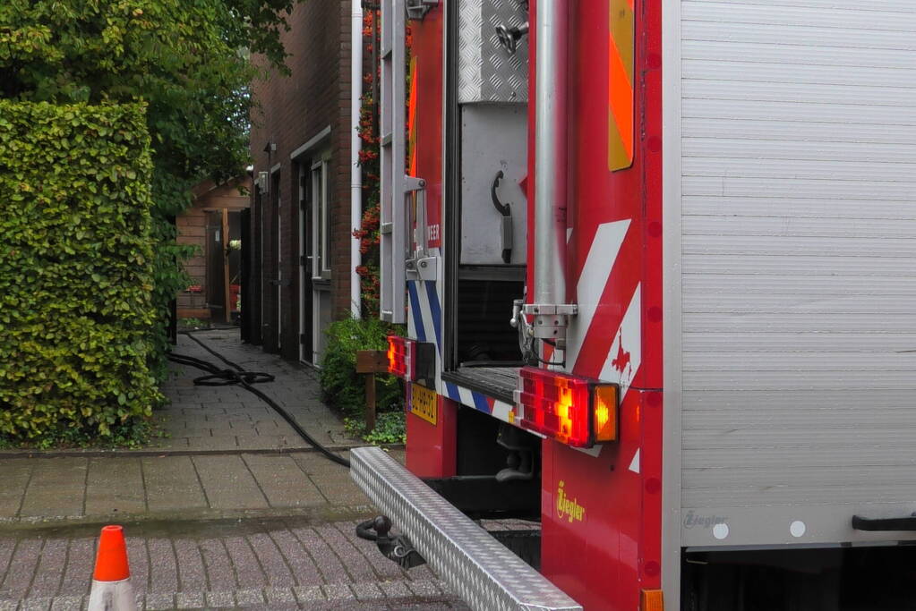 Veel rook bij brand in bijgebouw