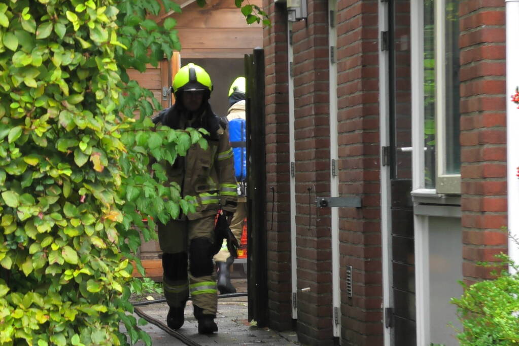 Veel rook bij brand in bijgebouw