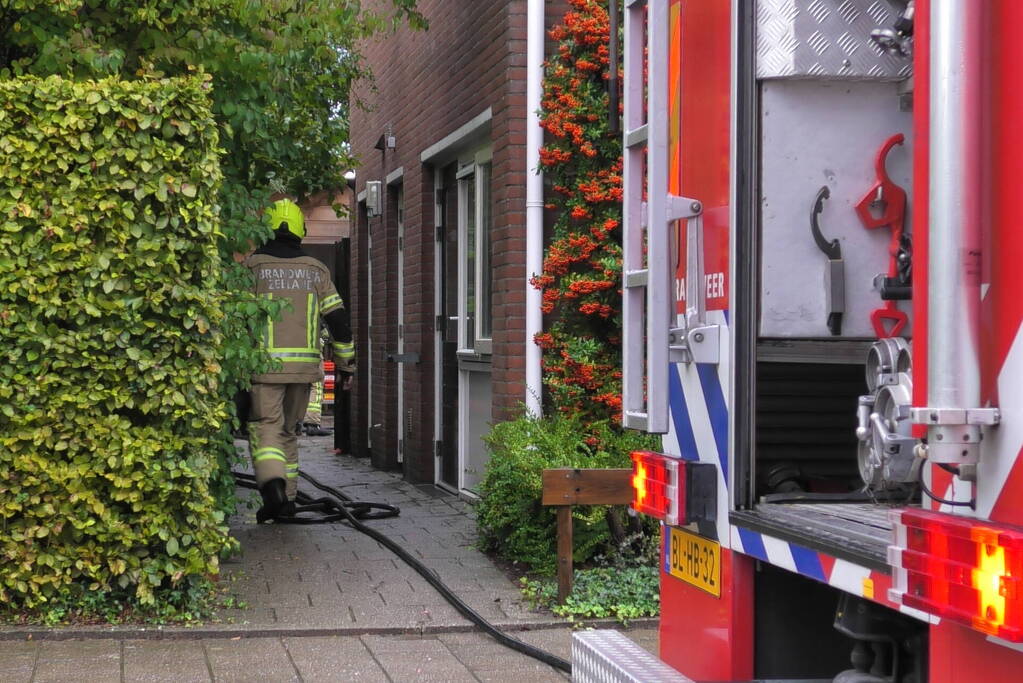 Veel rook bij brand in bijgebouw