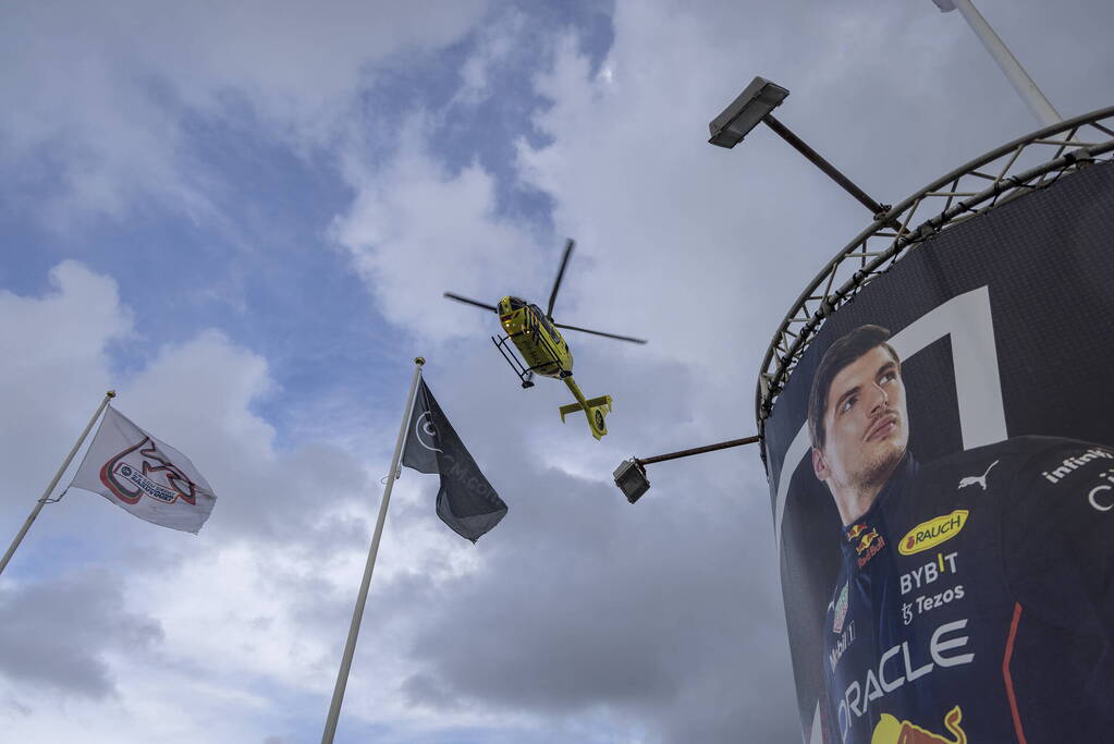 Traumahelikopter landt op circuit