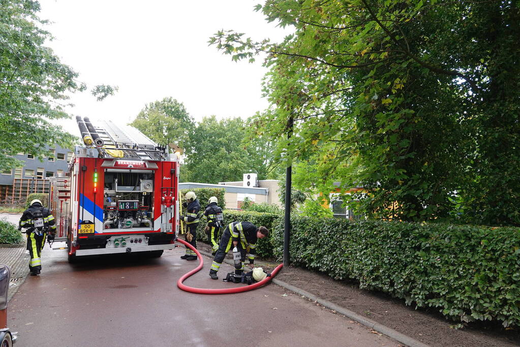 Brand in loods snel onder controle