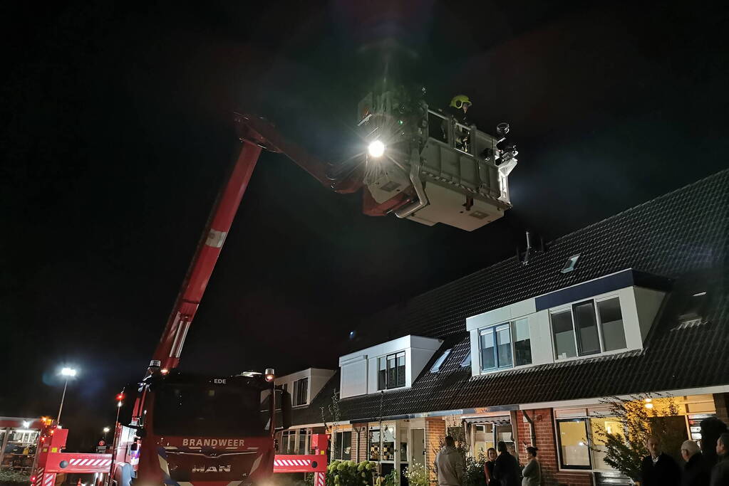Brand in schoorsteen van woning