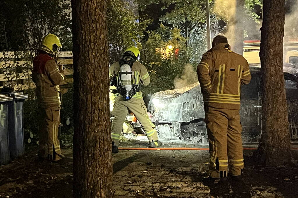 Auto volledig uitgebrand