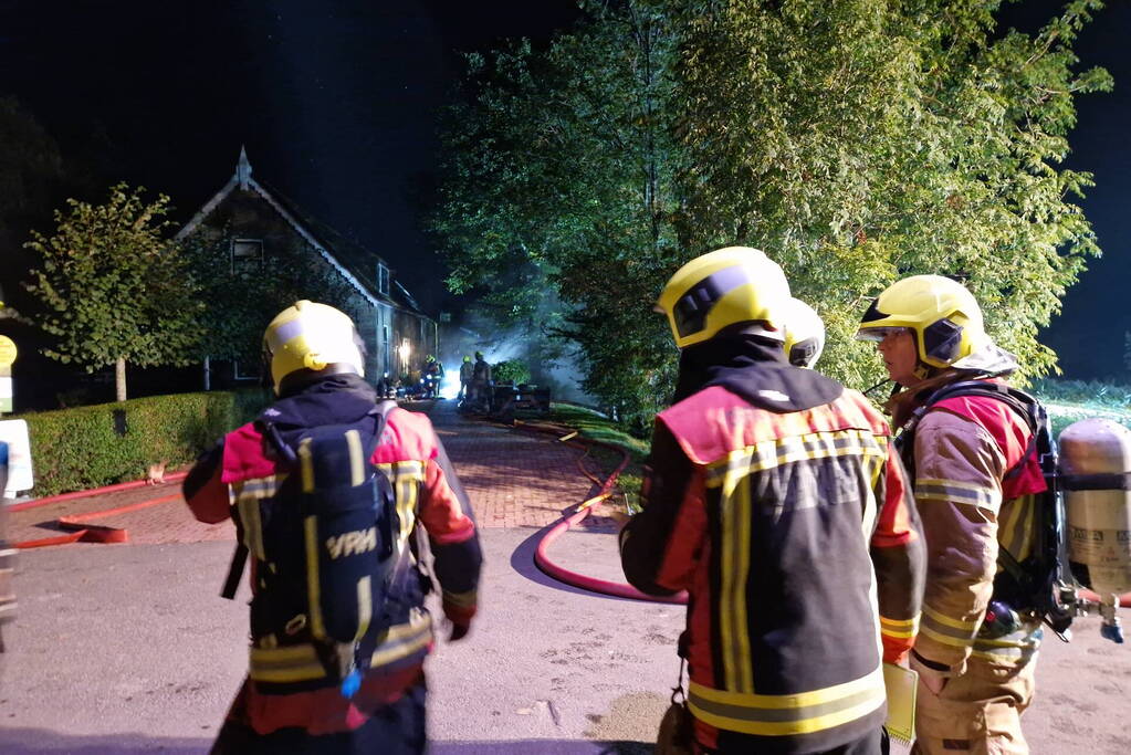 Brandweer voorkomt erger bij grote boerderij brand