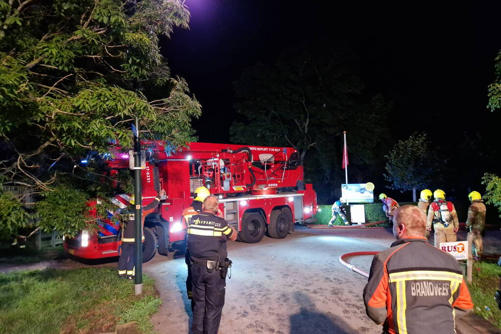 Brandweer voorkomt erger bij grote boerderij brand