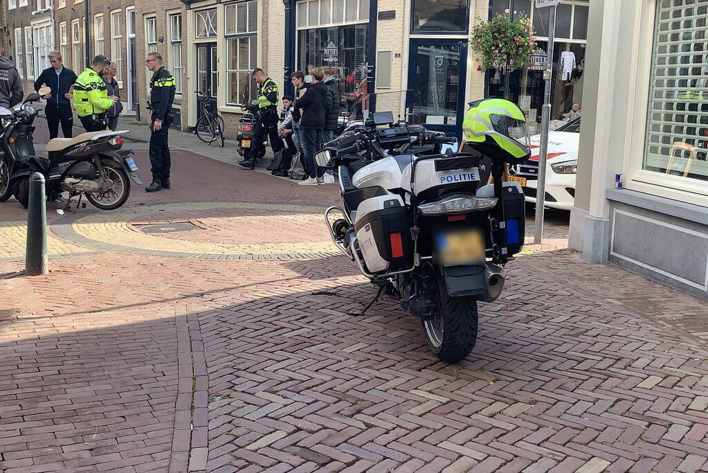 Scooterrijders gewond bij aanrijding