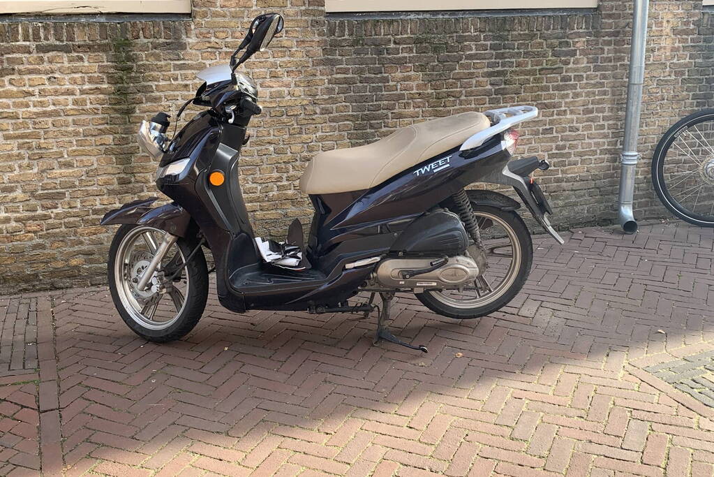 Scooterrijders gewond bij aanrijding